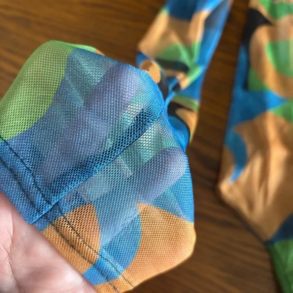 NWOT Pretty Little Thing Mesh Colorful Abstract Long Sleeve Bodysuit Size 8 - Picture 2 of 6